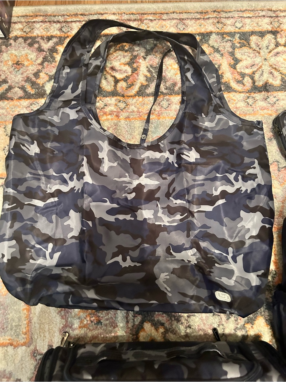 Lug Ranger Wheelie 7 -Piece Navy Camo Travel Set - Picture 2 of 9